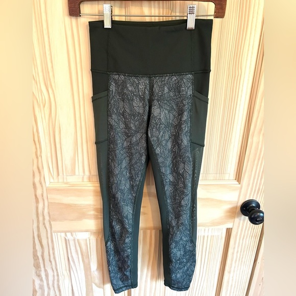 Lululemon Olive Green Leaf Print Leggings. Size 4. - Picture 1 of 13